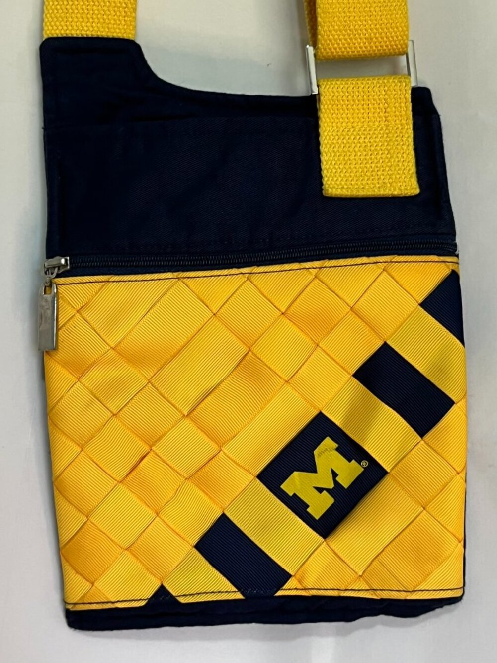 University of Michigan Purse Crossbody Messenger Bag Purse Tessuta ribbon maize
